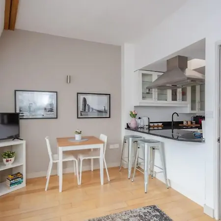 Stylish 1 Bedroom Apartment Near Northcote Road London Exterior photo