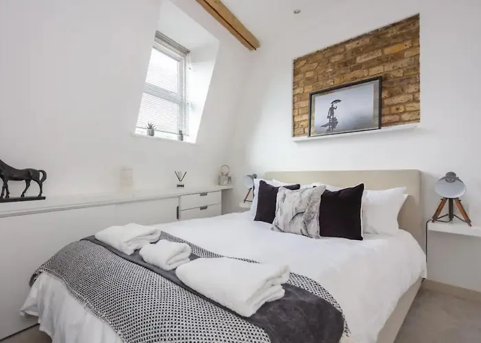 Stylish 1 Bedroom Apartment Near Northcote Road